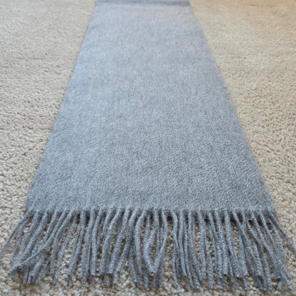 NWOT Grey Cashmere Fringed Scarf - Picture 4 of 11